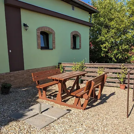 U Dany Brentnerove Apartman Zaječí